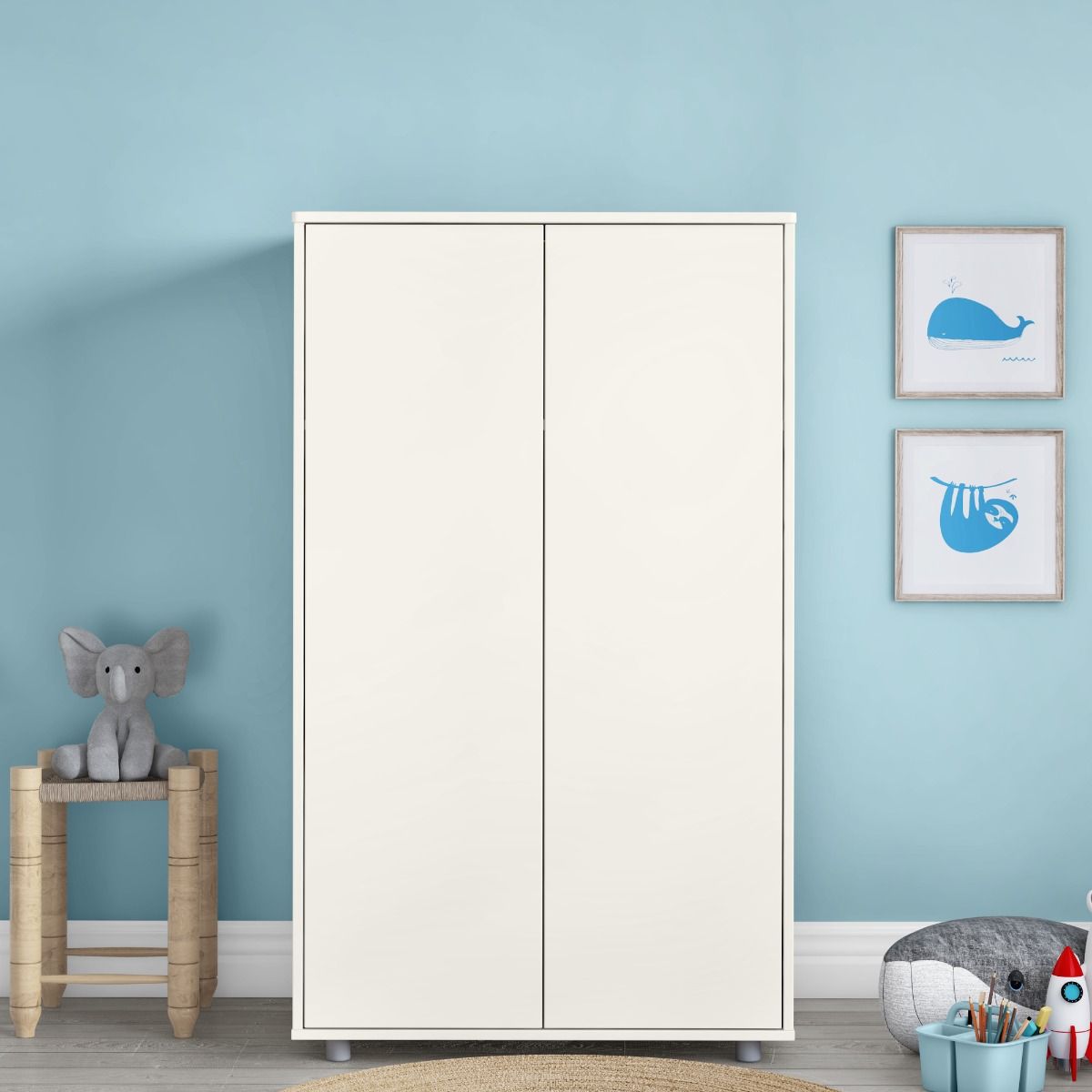 Zoomed Front View of Uno S White Short Wardrobe