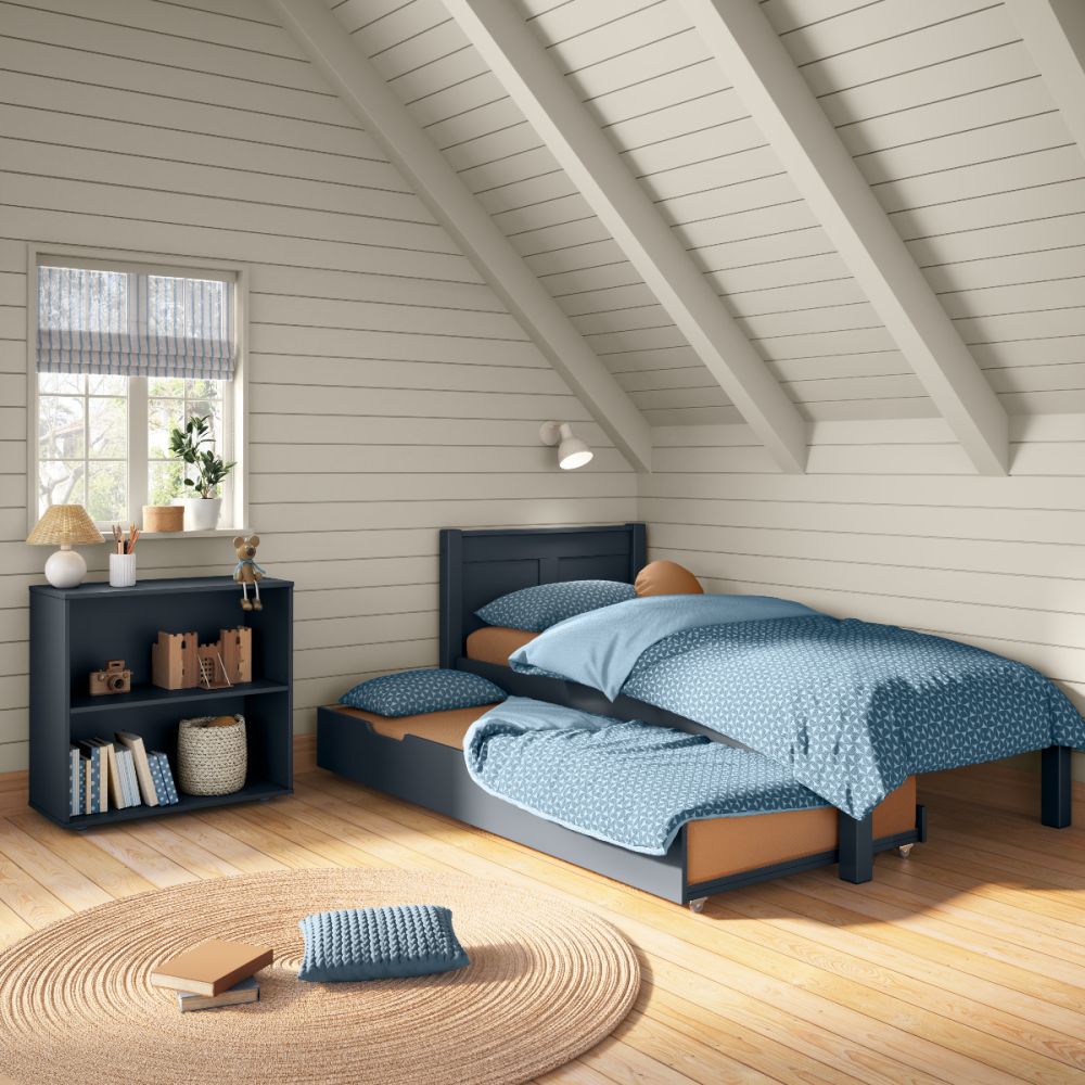 Single bed with sleepover trundle bed for growing children